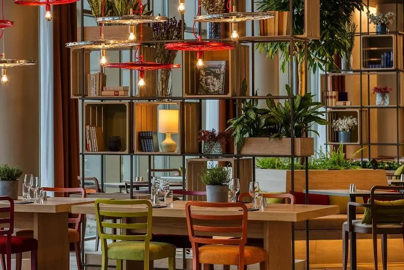 Intercityhotel Amsterdam Airport-1